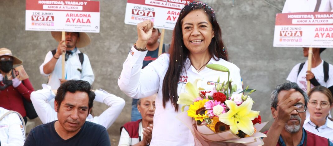 Ariadna Ayala, respaldada ´por juntas auxiliares; quieren que siga siendo Presidenta.